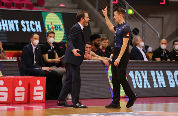 防线的脆弱 防线的脆弱