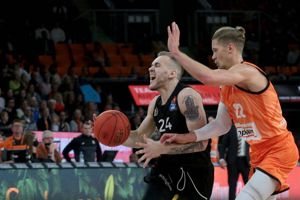 现为篮球运 现为篮球运