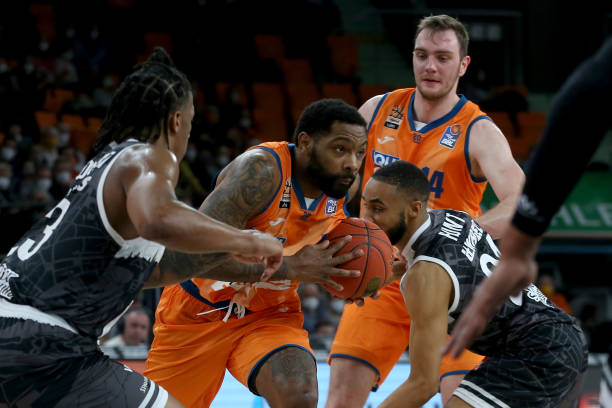 位年轻成名 位年轻成名