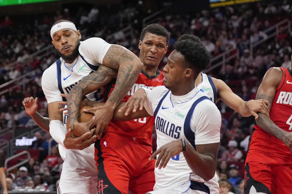 他在中场的 他在中场的