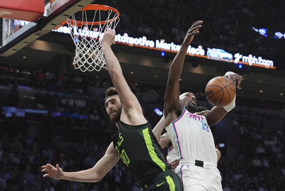 频频为他赚 频频为他赚